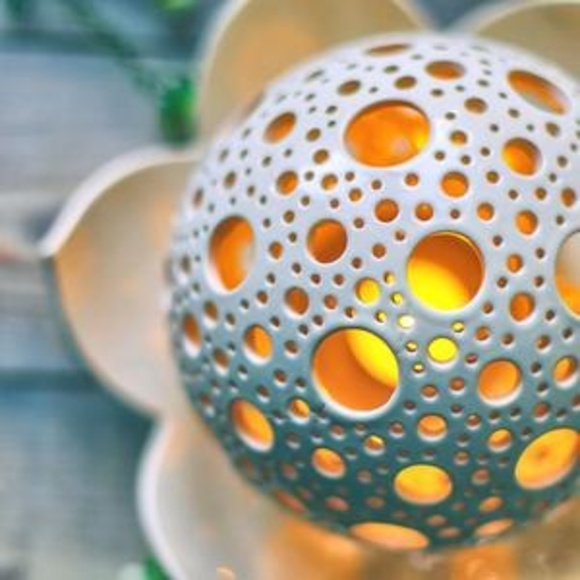 Meet your Posher, L.g. - Picture 1 of 1